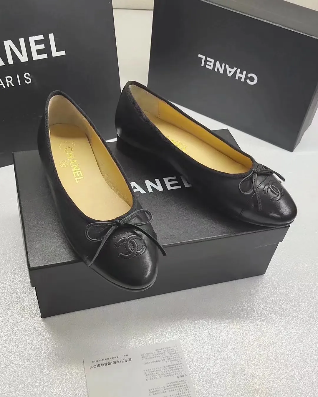 👟👟Ex-factory price 440👟👟 Women's shoes, women's clothing, Chanel, ballet shoes, fashionable items, timeless classics, maintaining elegance. Exquisite style, celebrities and Internet celebrities can be seen everywhere on their feet. Luxury, replica of the popular original that will never fade away, upper; imported mixed sheepskin, inner sheepskin, size 35-41, genuine leather sole. There are too many colors for this type of fabric, please come to us for enquiries.